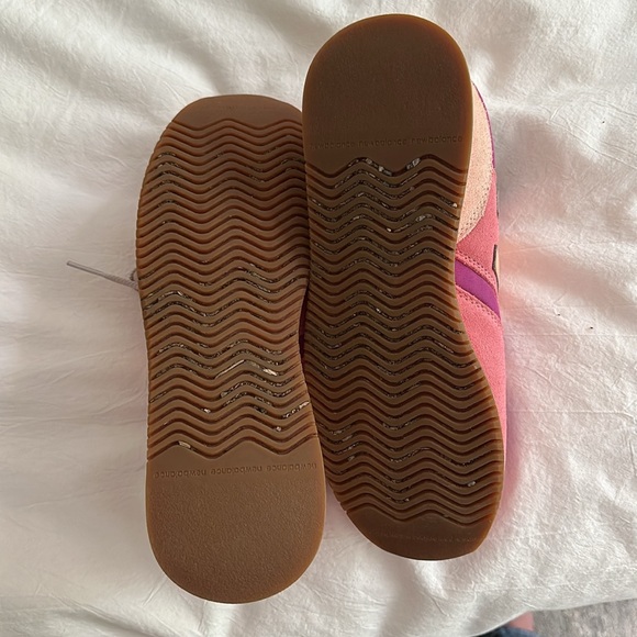 New Balance 420 - Picture 3 of 4